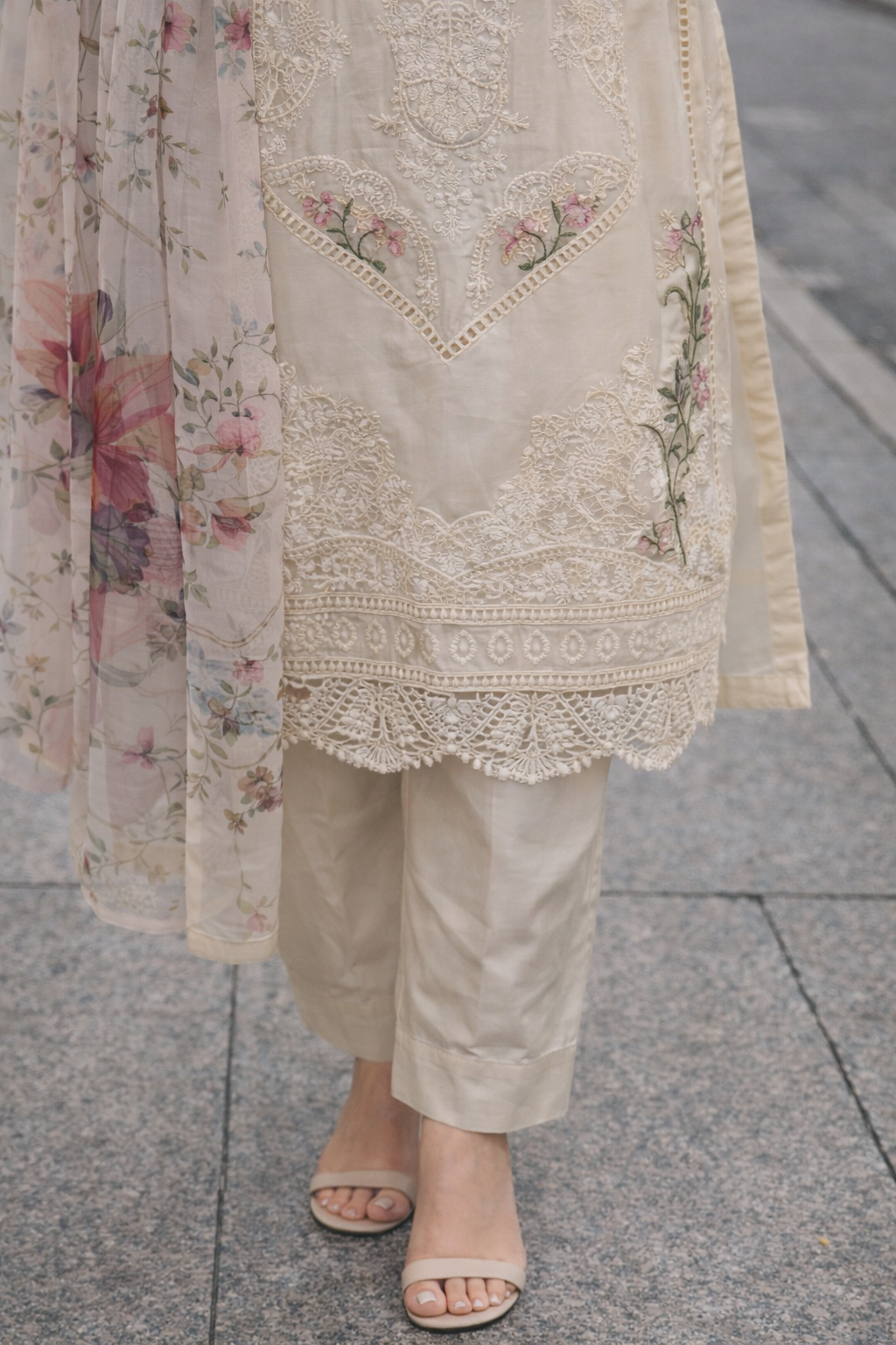 Parchment Petal Embroidered Set